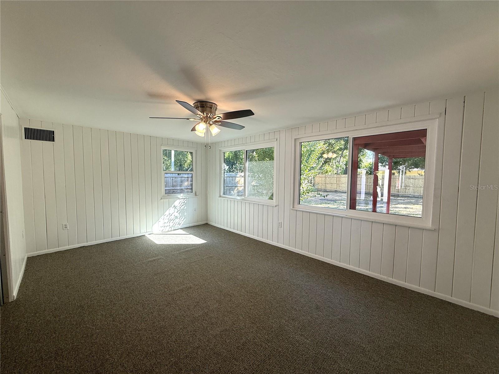 PINE LAWN - Residential Lease