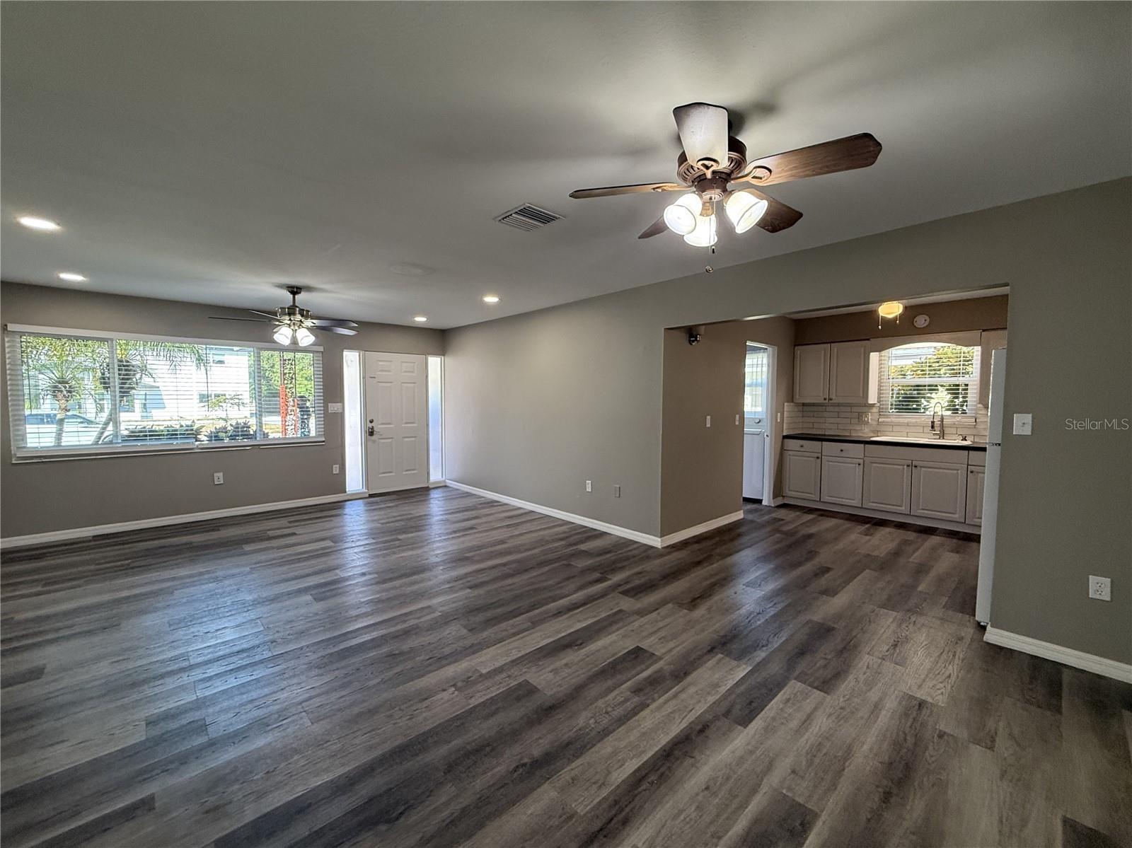 PINE LAWN - Residential Lease