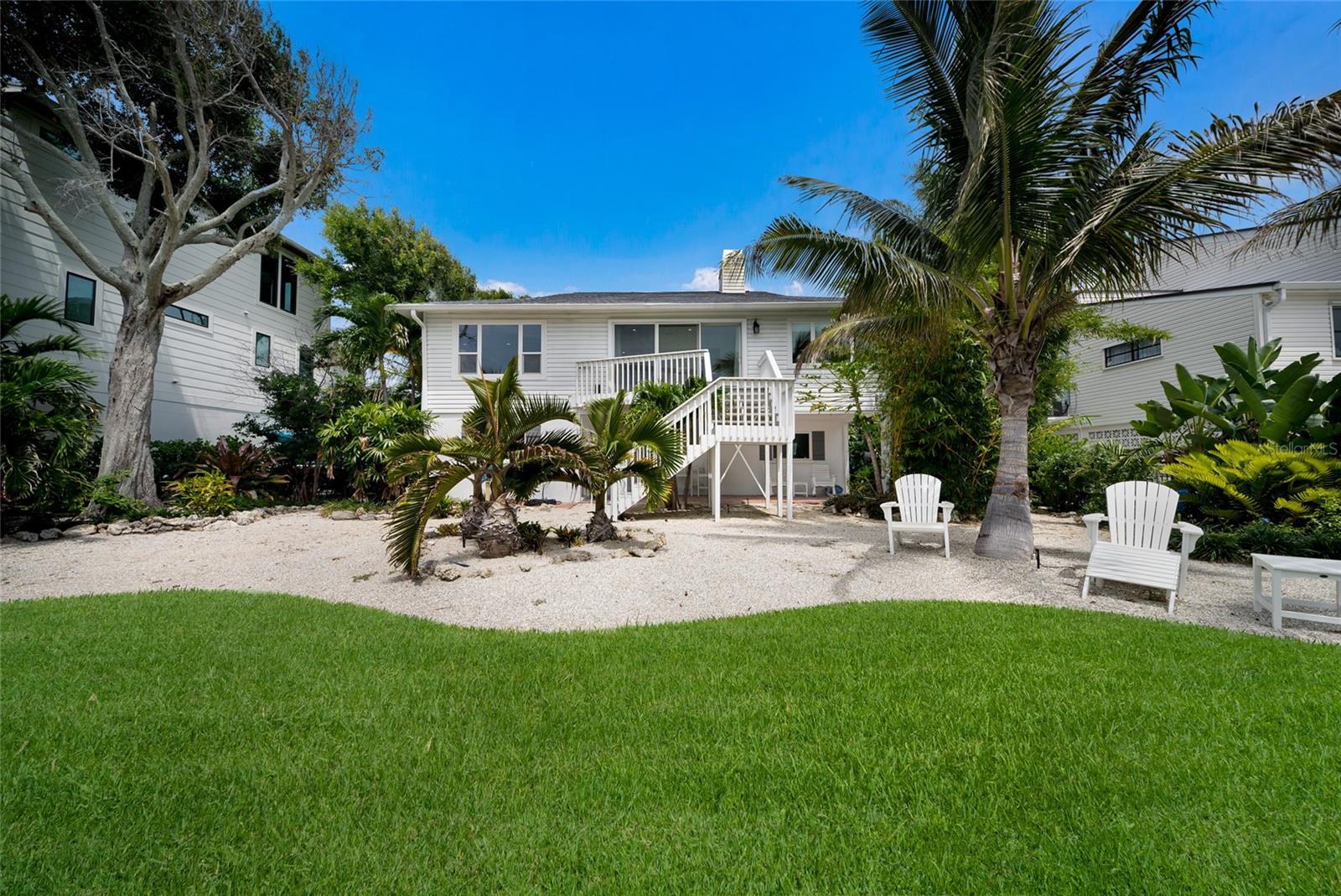 517 LOQUAT DRIVE