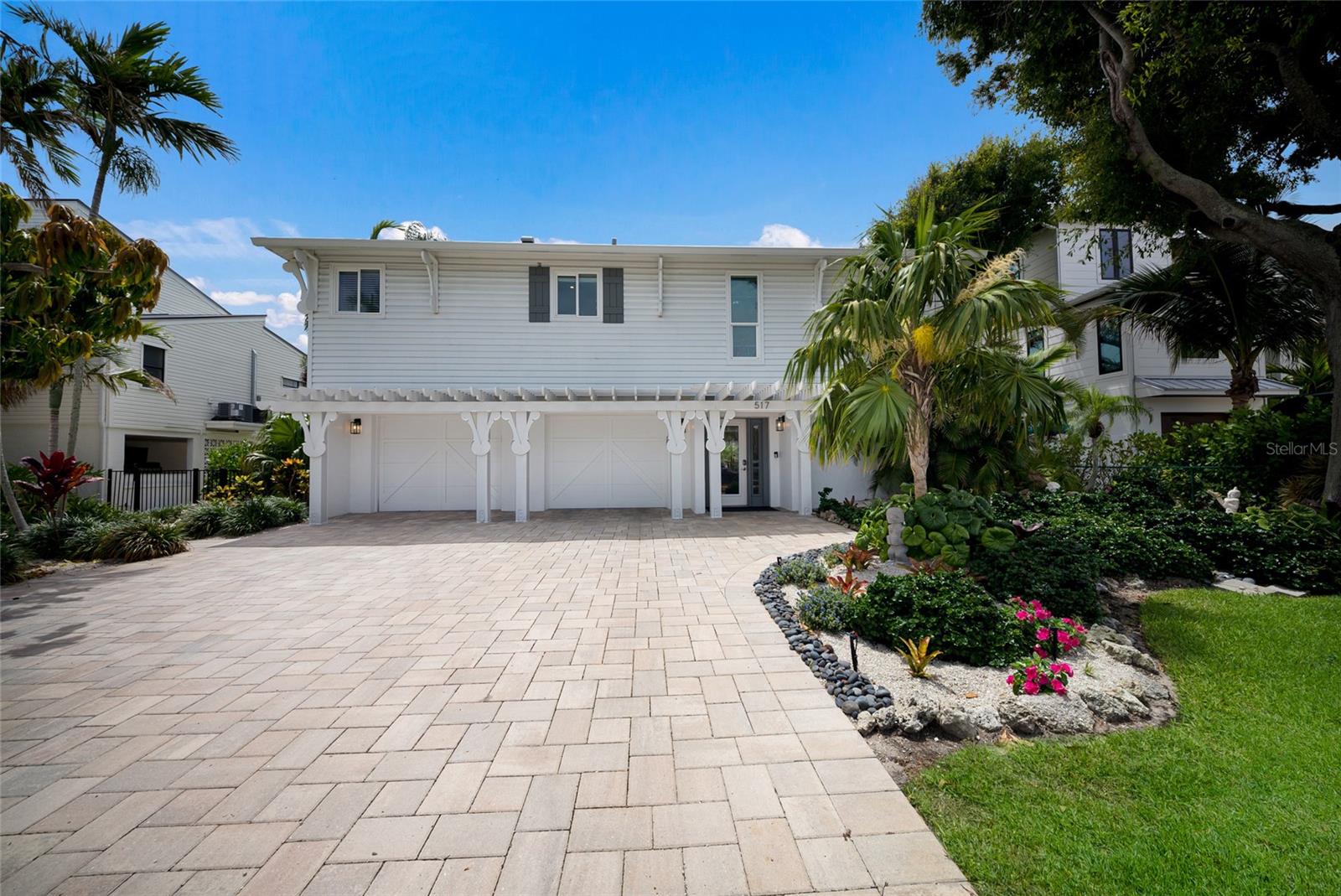 517 LOQUAT DRIVE