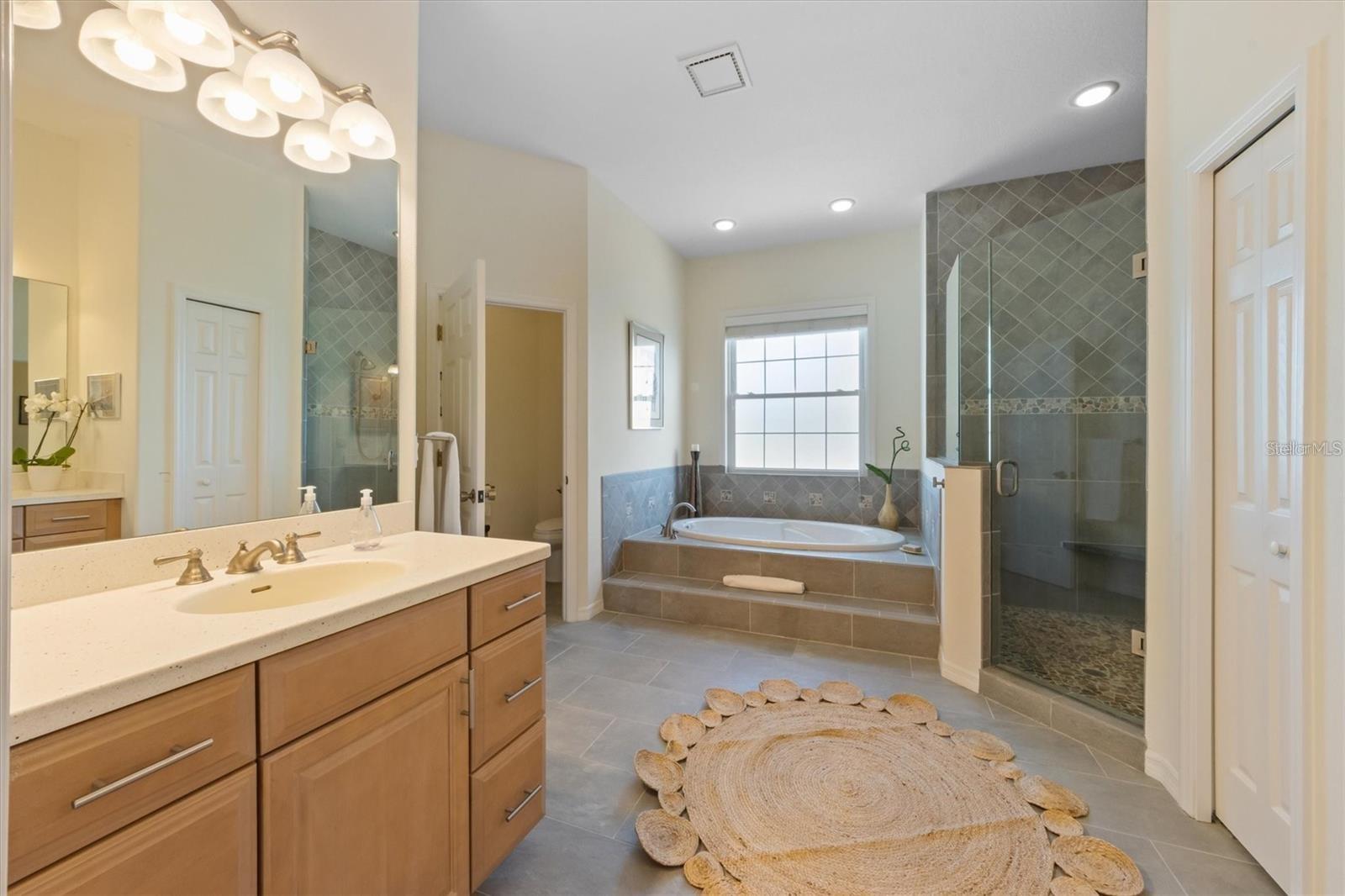 HOLMES BEACH 16TH UNIT - Residential