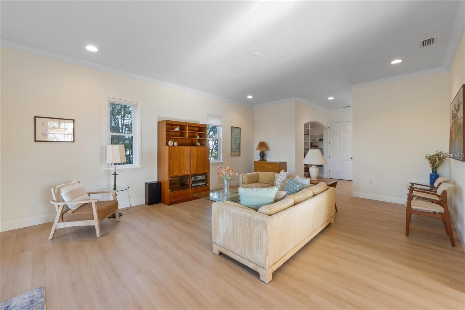 HOLMES BEACH 16TH UNIT - Residential