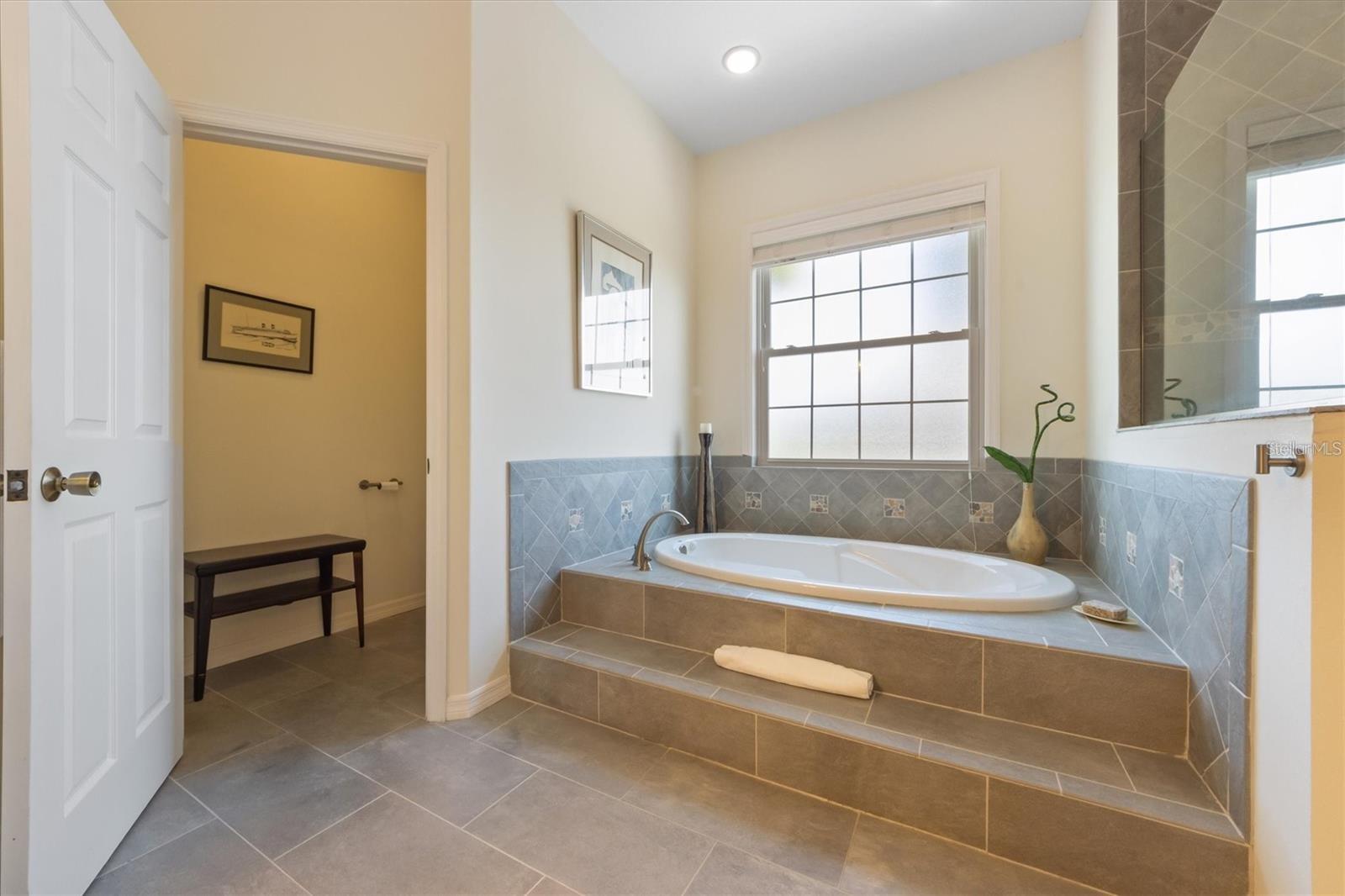 HOLMES BEACH 16TH UNIT - Residential