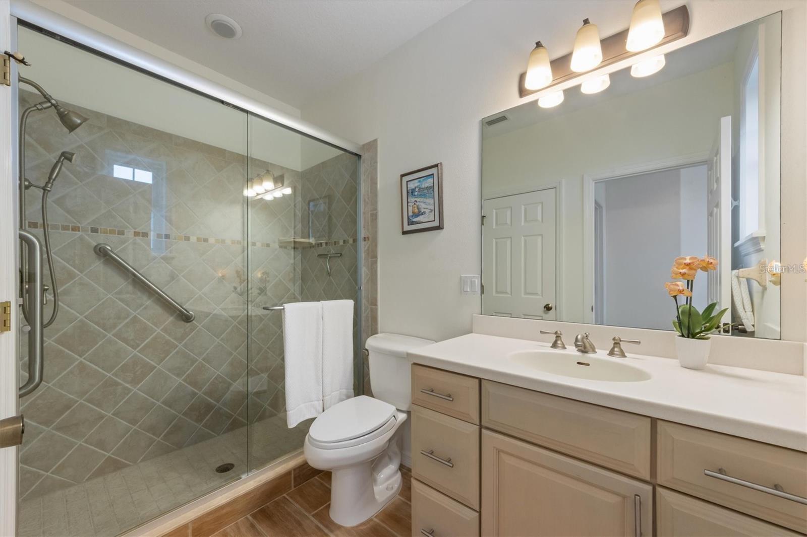 HOLMES BEACH 16TH UNIT - Residential