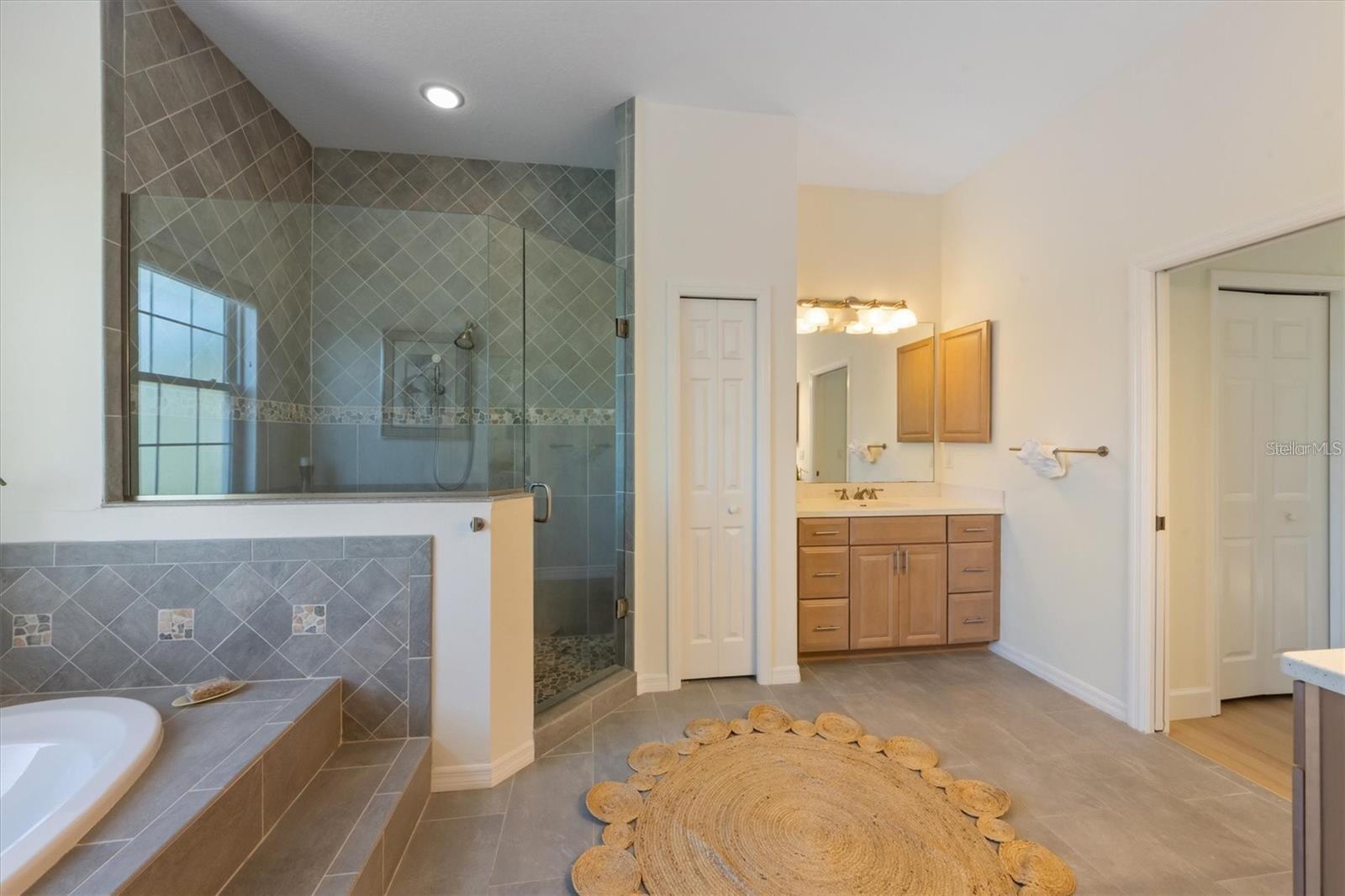 HOLMES BEACH 16TH UNIT - Residential