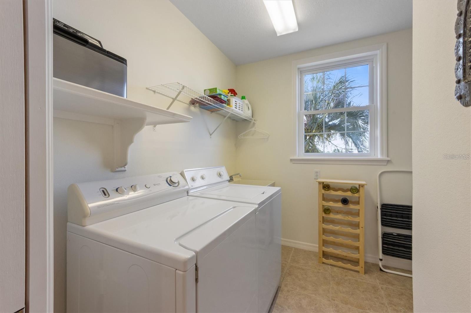 HOLMES BEACH 16TH UNIT - Residential