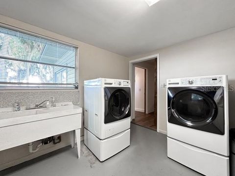 Tiny photo for 416 Hancock Road, Leesburg, FL 34748 (MLS # OM705206)