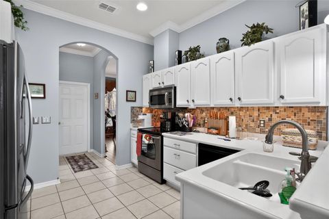 Tiny photo for 24001 Robinwood Street, Leesburg, FL 34748 (MLS # A4693502)