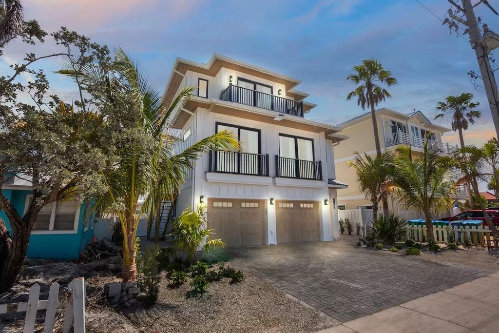 Photo of 2105 Avenue C, Bradenton Beach, FL 34217 (MLS # A4669858)