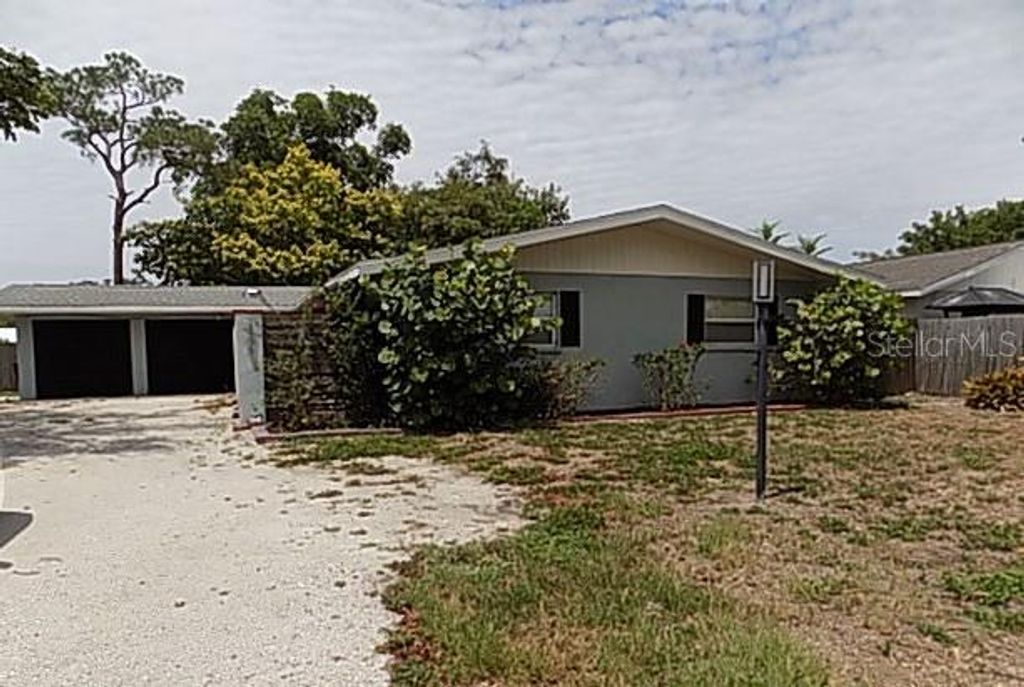 Photo of 3408 17th Avenue W, Bradenton, FL 34205 (MLS # A4701012)