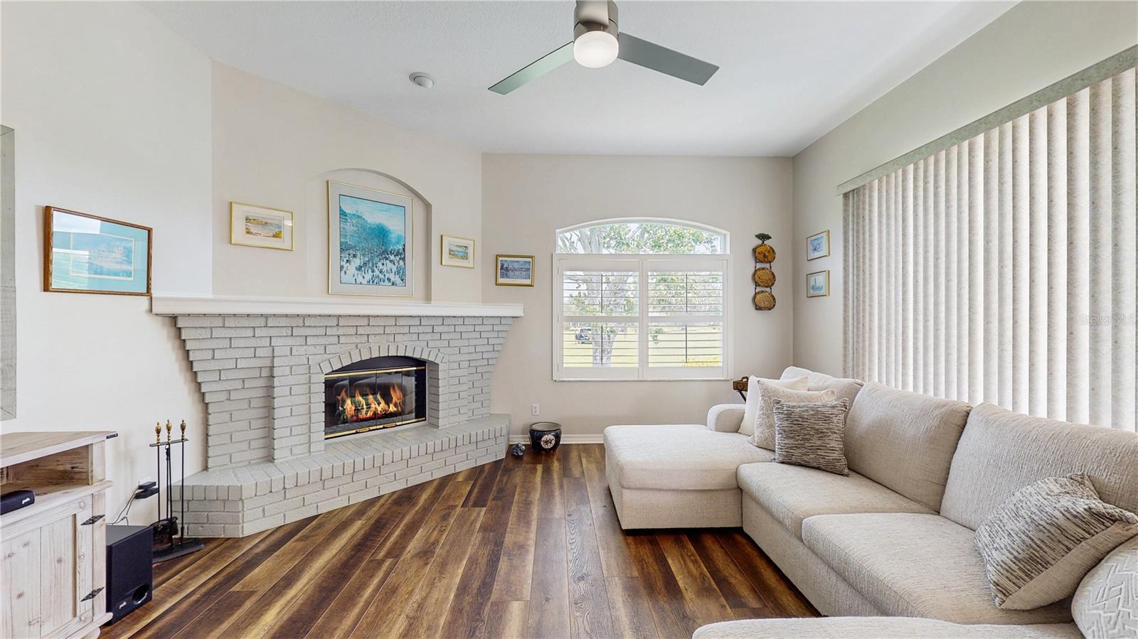 9933 LAUREL VALLEY AVENUE CIRCLE