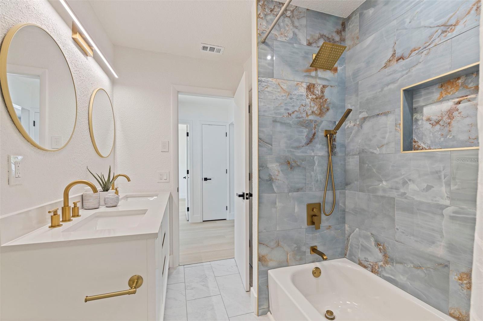 WEST WEDGEWOOD PARK 7TH ADD - Residential