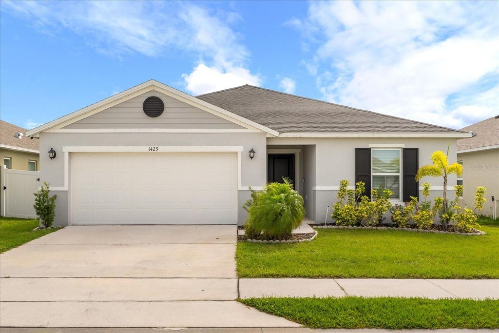 Photo of 1429 Mattie Pointe Lane, Auburndale, FL 33823 (MLS # O6386646)