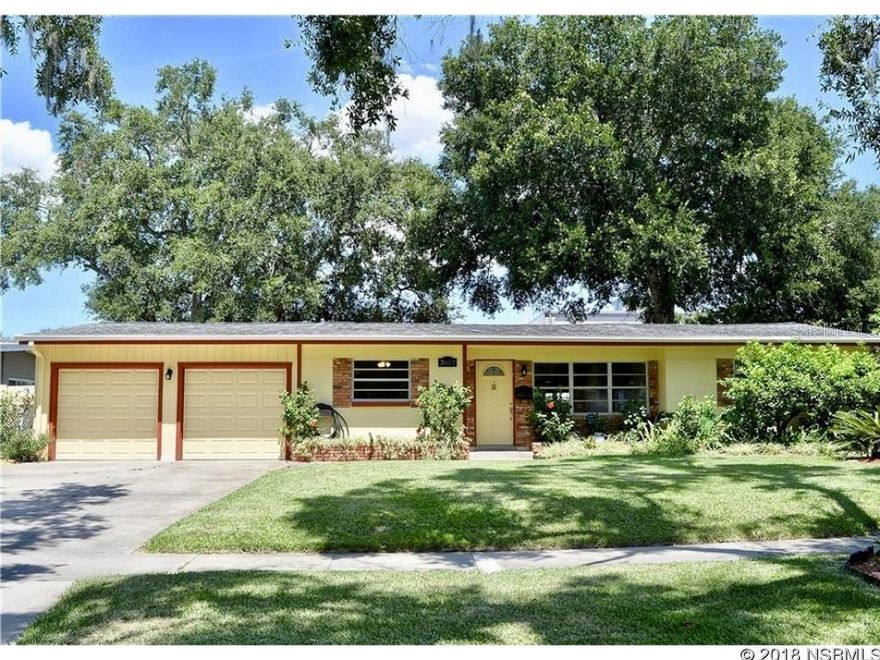 Rare Palomar Opportunity. Newly Painted. Restored Terrazzo Floors throughout. 3/2 Mid-Century awaits you! Close to downtown College Park and downtown Orlando. Built-In Oven and Cooktop. Huge Laundry and storage area off the kitchen. ;Water: City