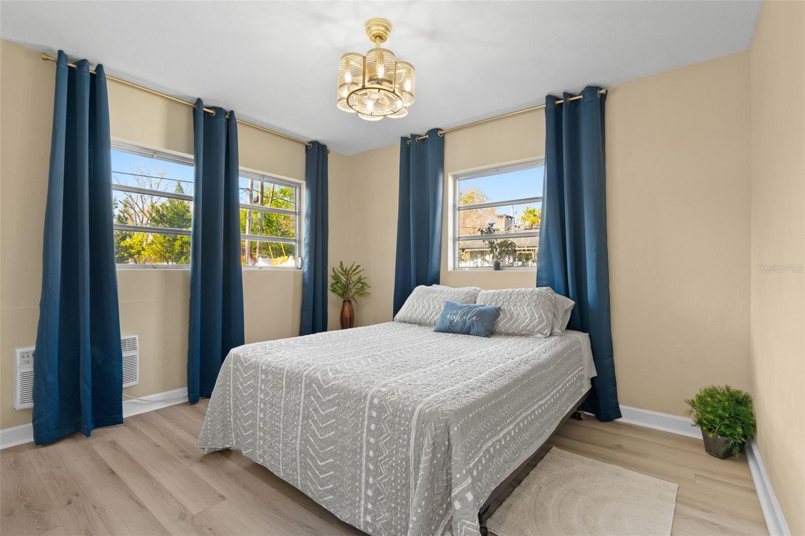 COLLEGE HEIGHTS - Residential