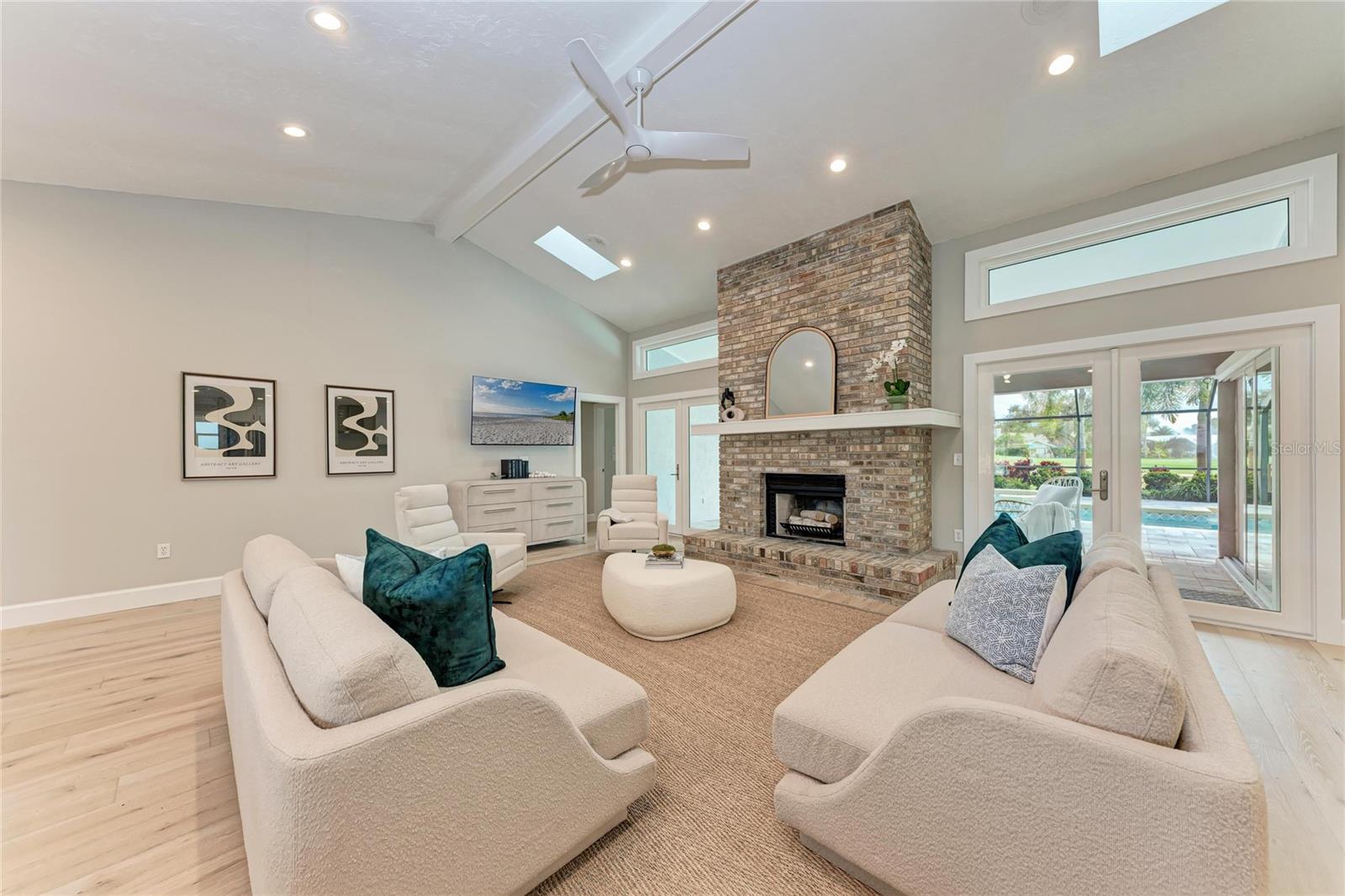 COUNTRY CLUB OF SARASOTA THE - Residential