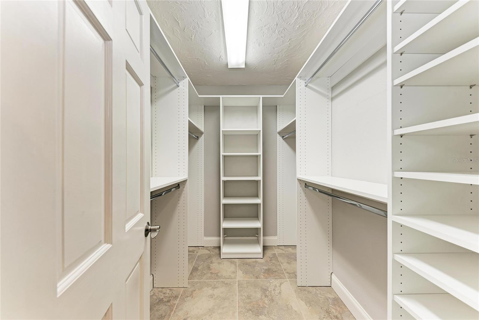 COUNTRY CLUB OF SARASOTA THE - Residential