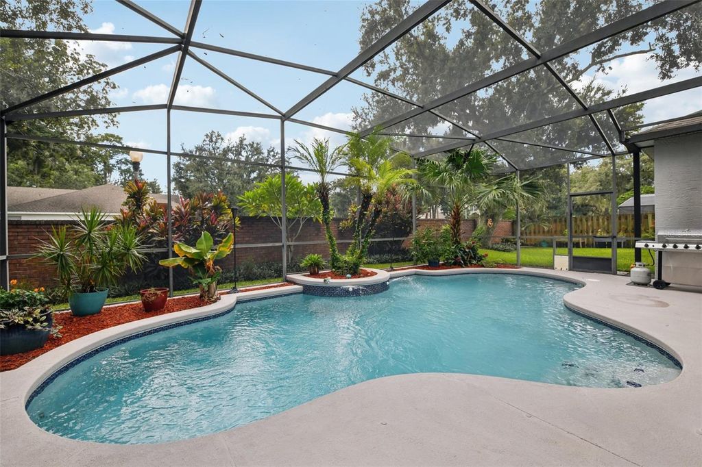 Photo of 1105 Shadowbrook Trail, Winter Springs, FL 32708 (MLS # O6341118)