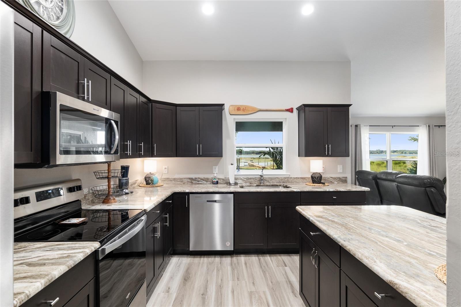 SMITH LAKE VILLAGE - Residential