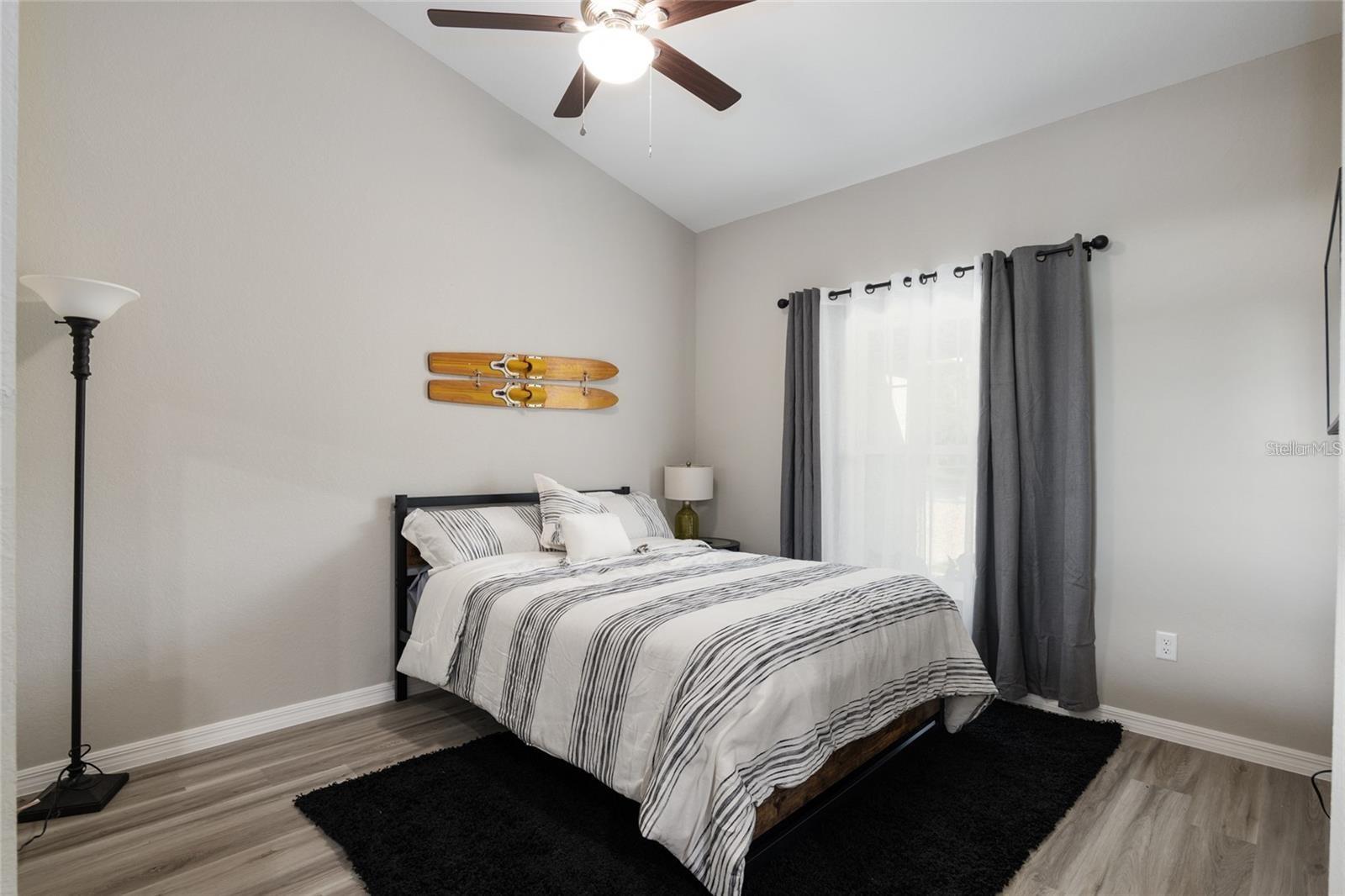 SMITH LAKE VILLAGE - Residential