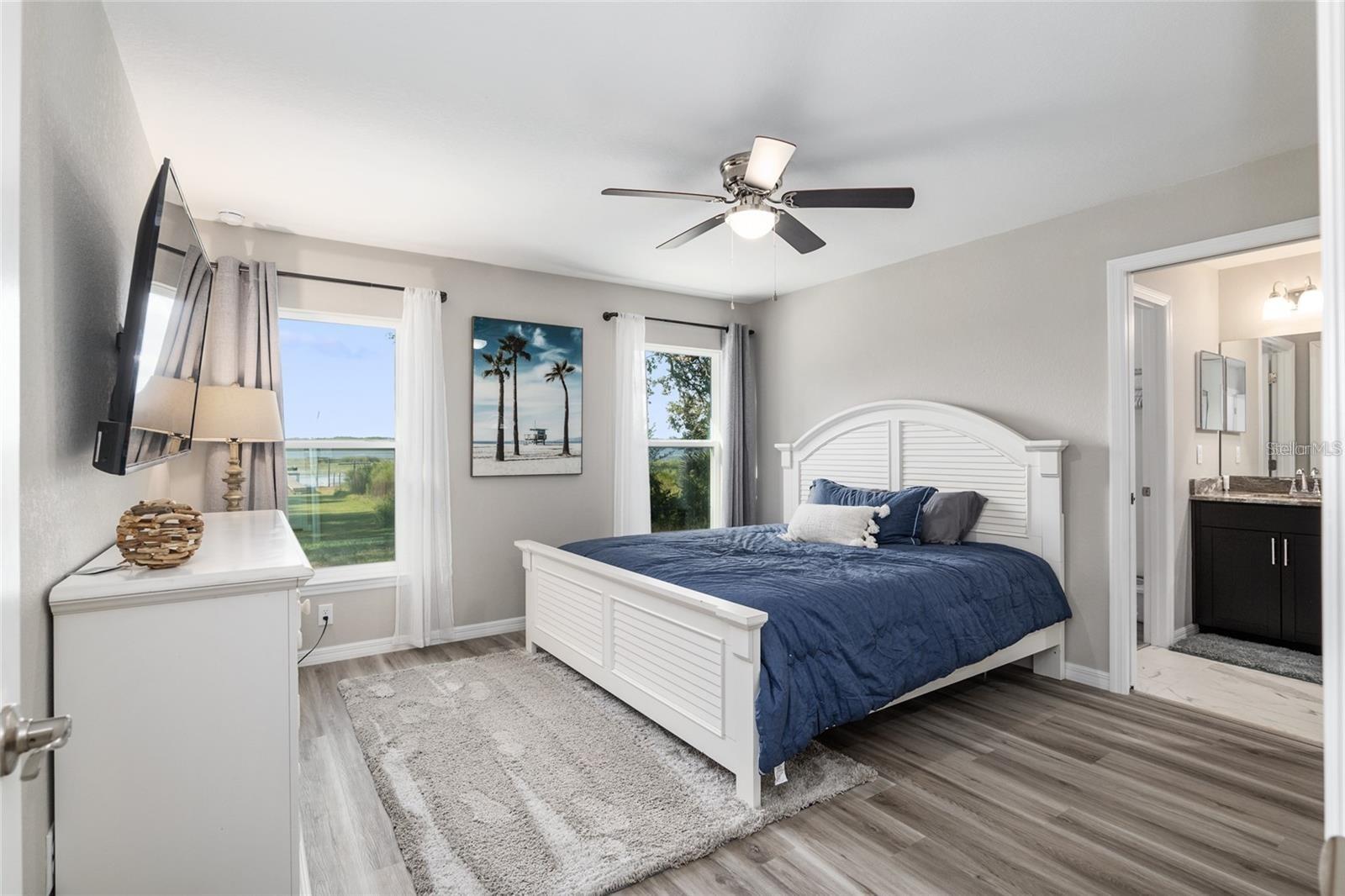 SMITH LAKE VILLAGE - Residential