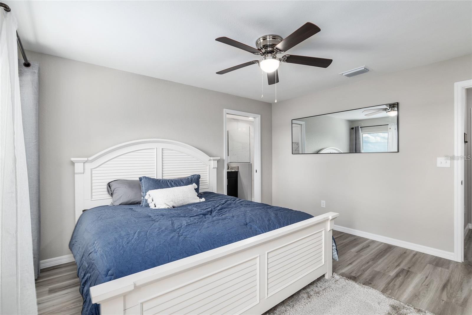 SMITH LAKE VILLAGE - Residential