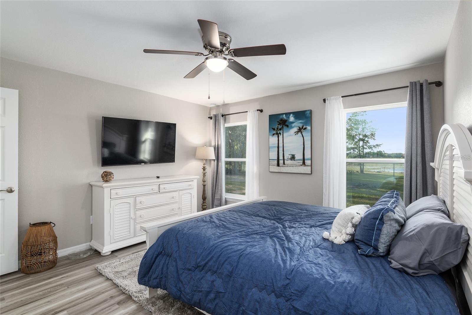 SMITH LAKE VILLAGE - Residential