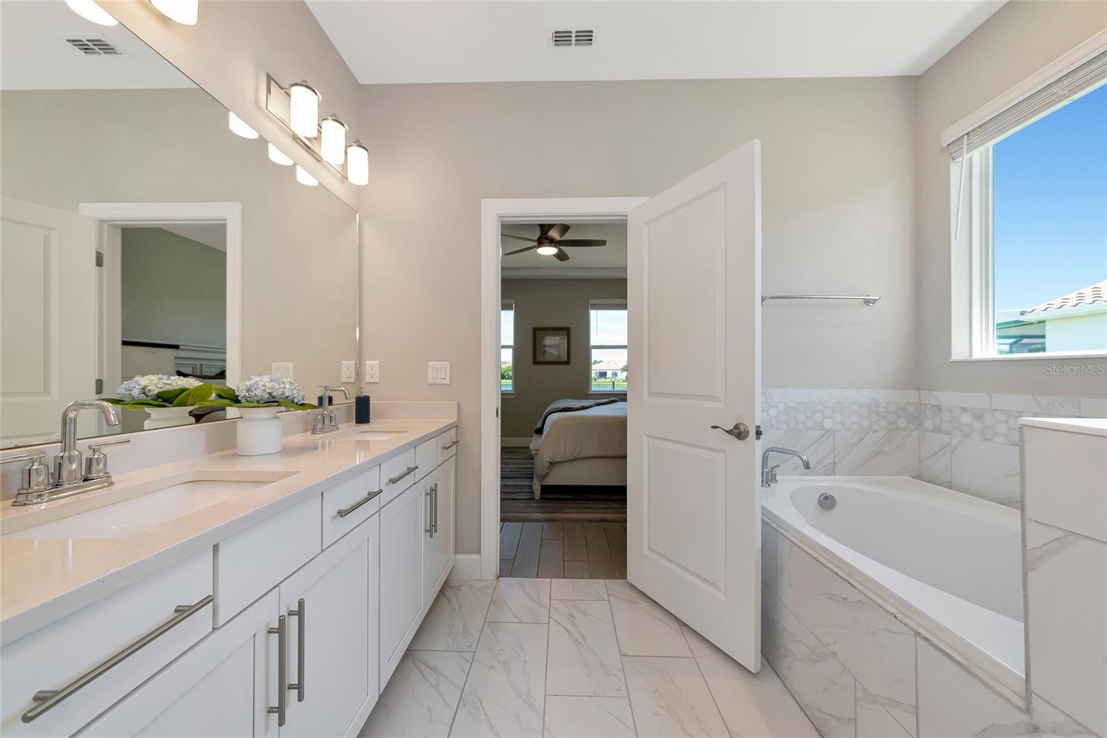 SAVANNA AT LAKEWOOD RANCH PH III 3ABD - Residential