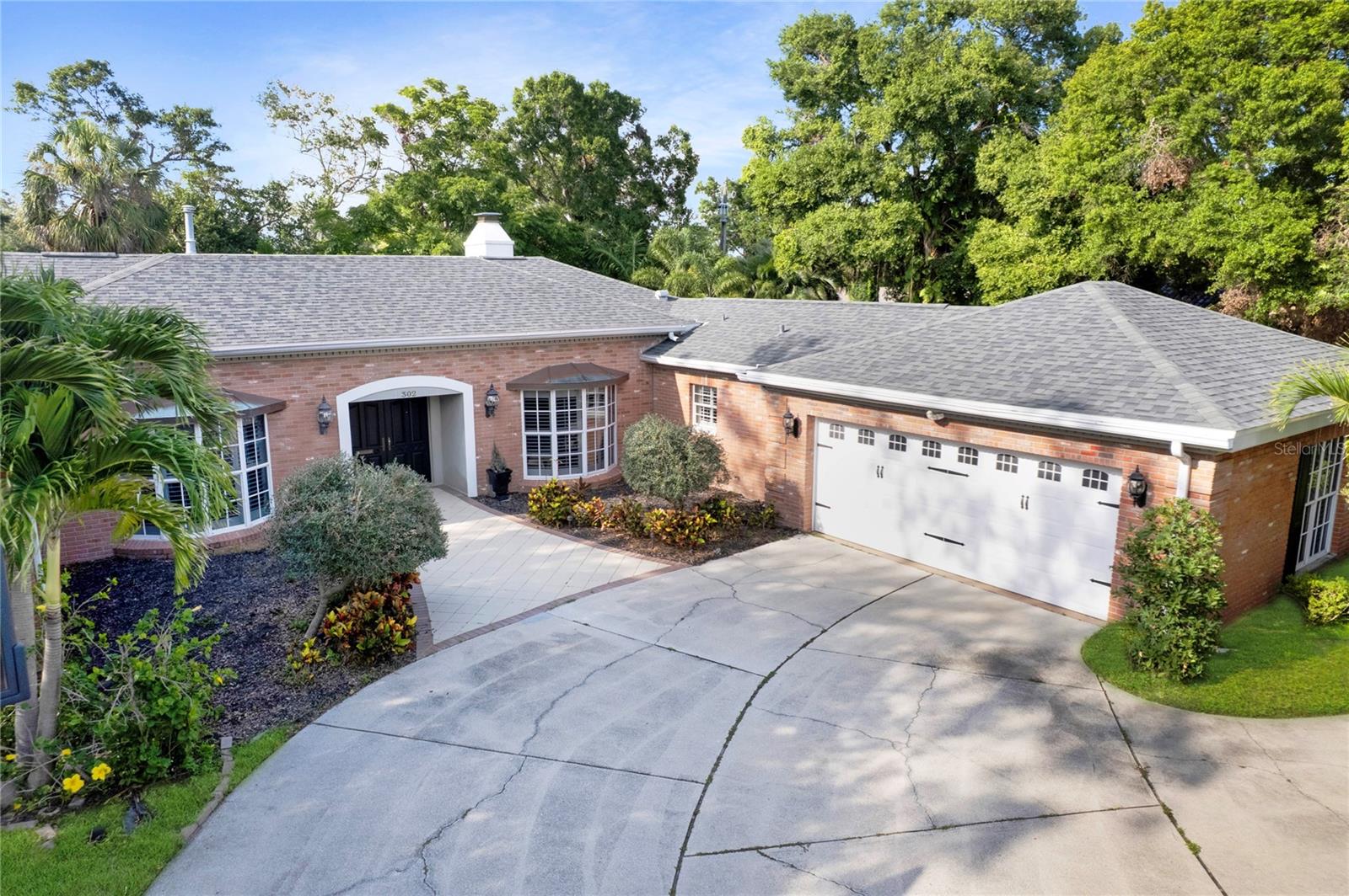 302 EASTLEIGH DRIVE