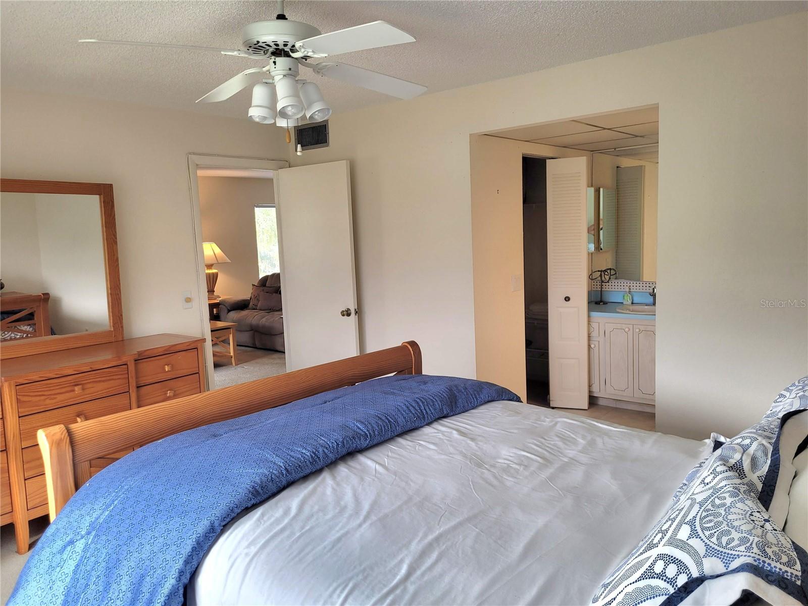 SUNRISE LAKES - Residential