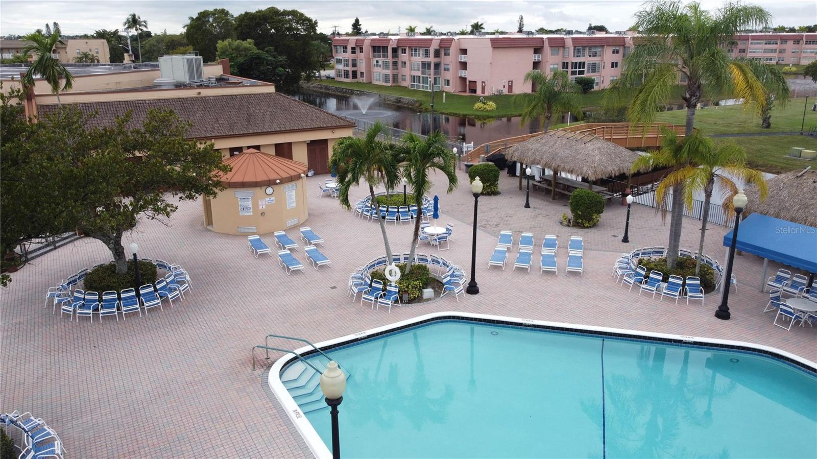 SUNRISE LAKES - Residential