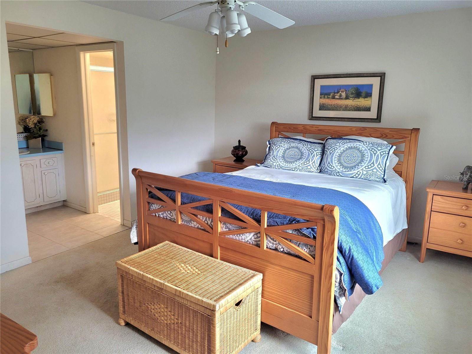 SUNRISE LAKES - Residential