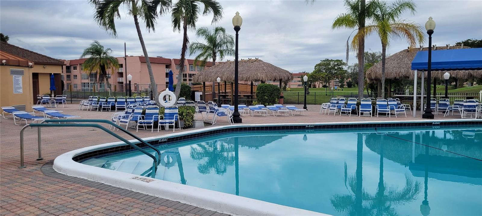 SUNRISE LAKES - Residential