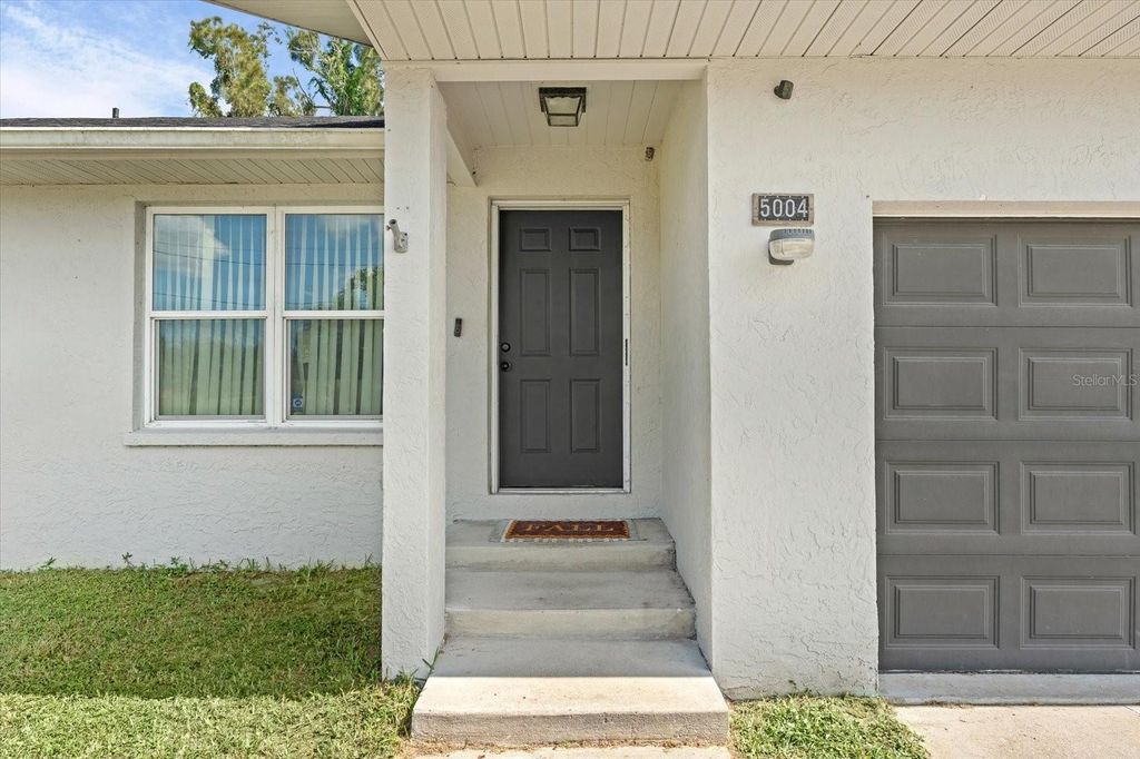 Photo of 5004 3rd Avenue W, Palmetto, FL 34221 (MLS # A4669142)