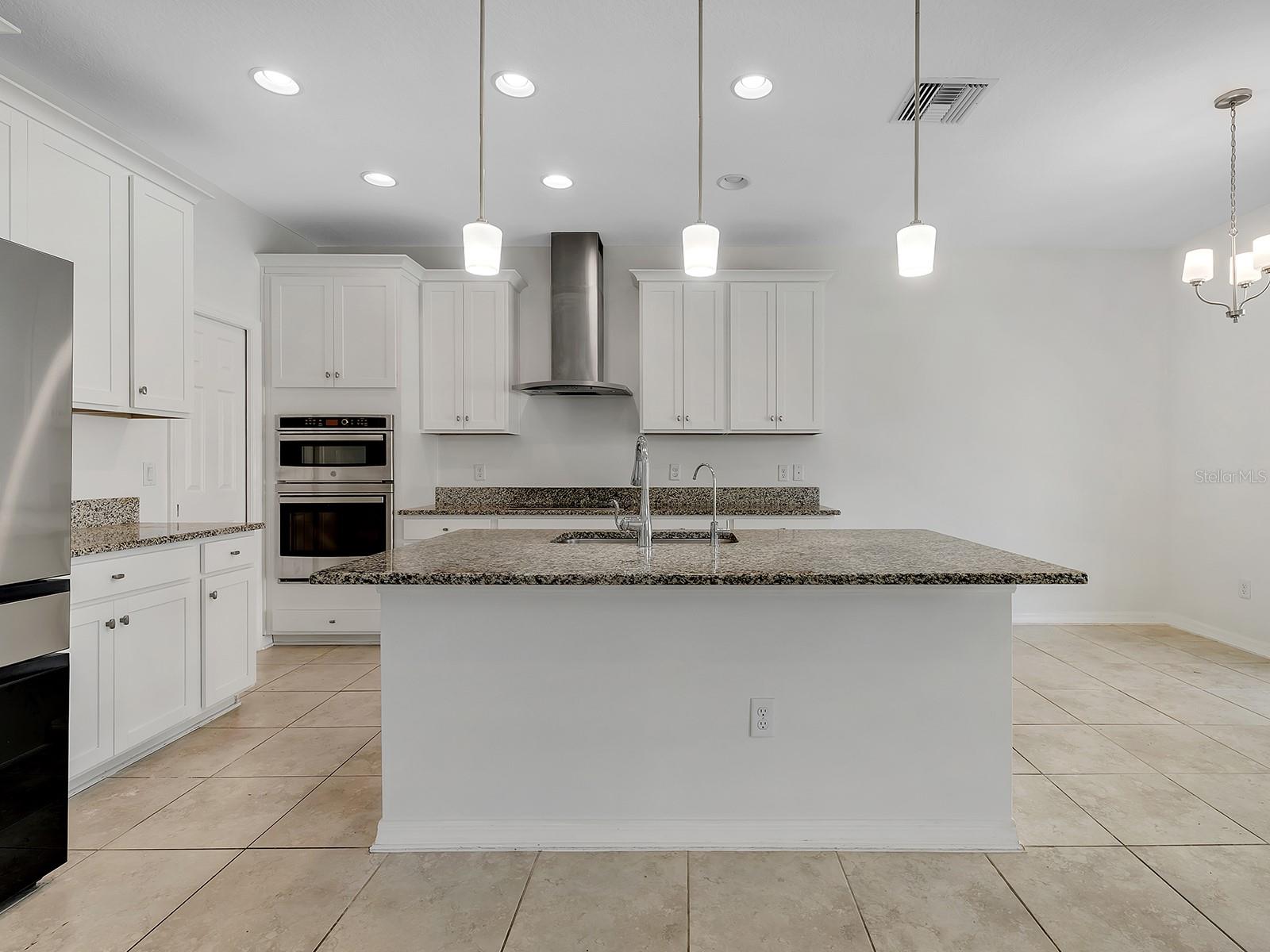 EPPERSON RANCH SOUTH PH 3B & 3 - Residential Lease