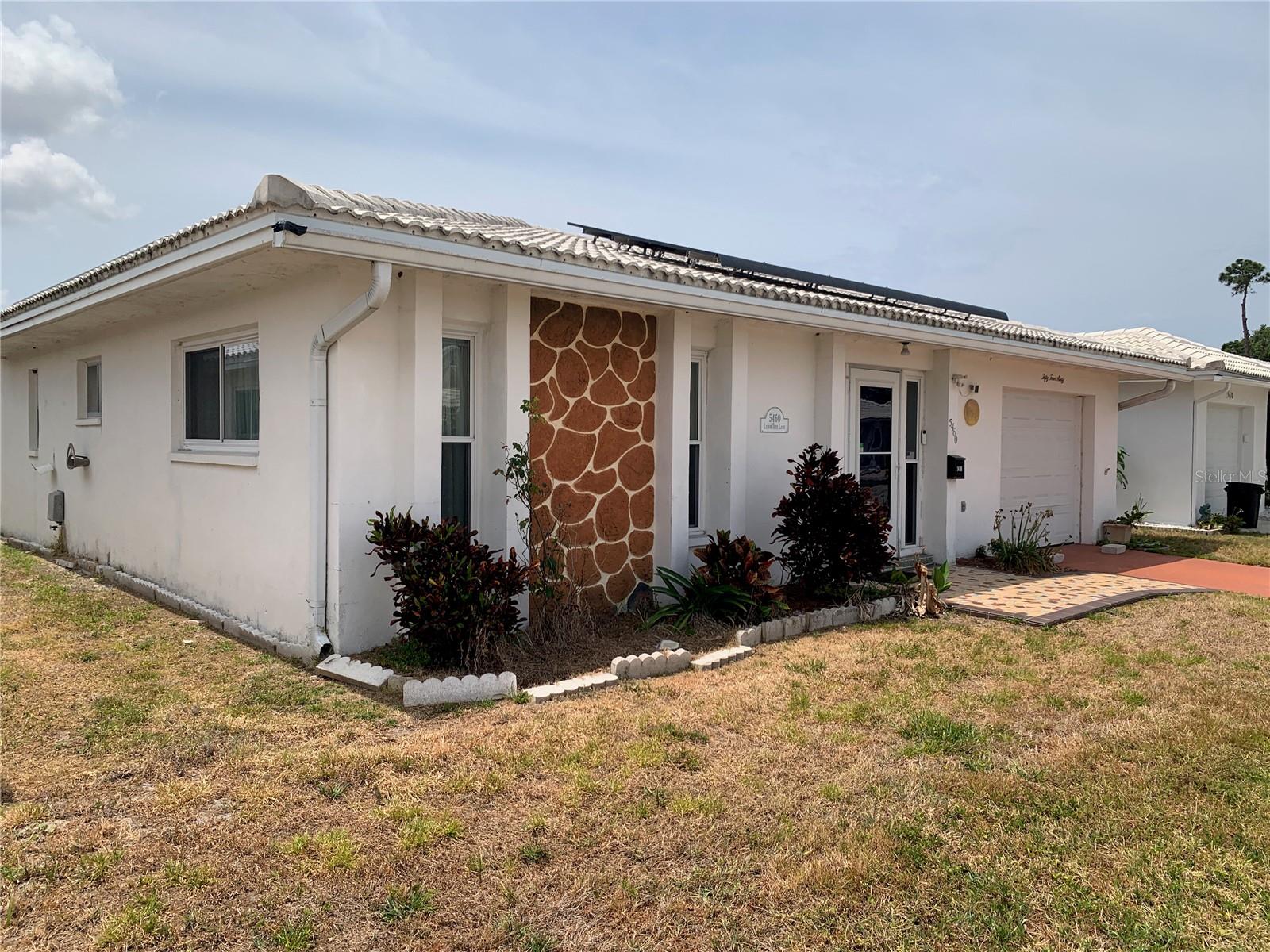 5460 LEMON TREE LANE N