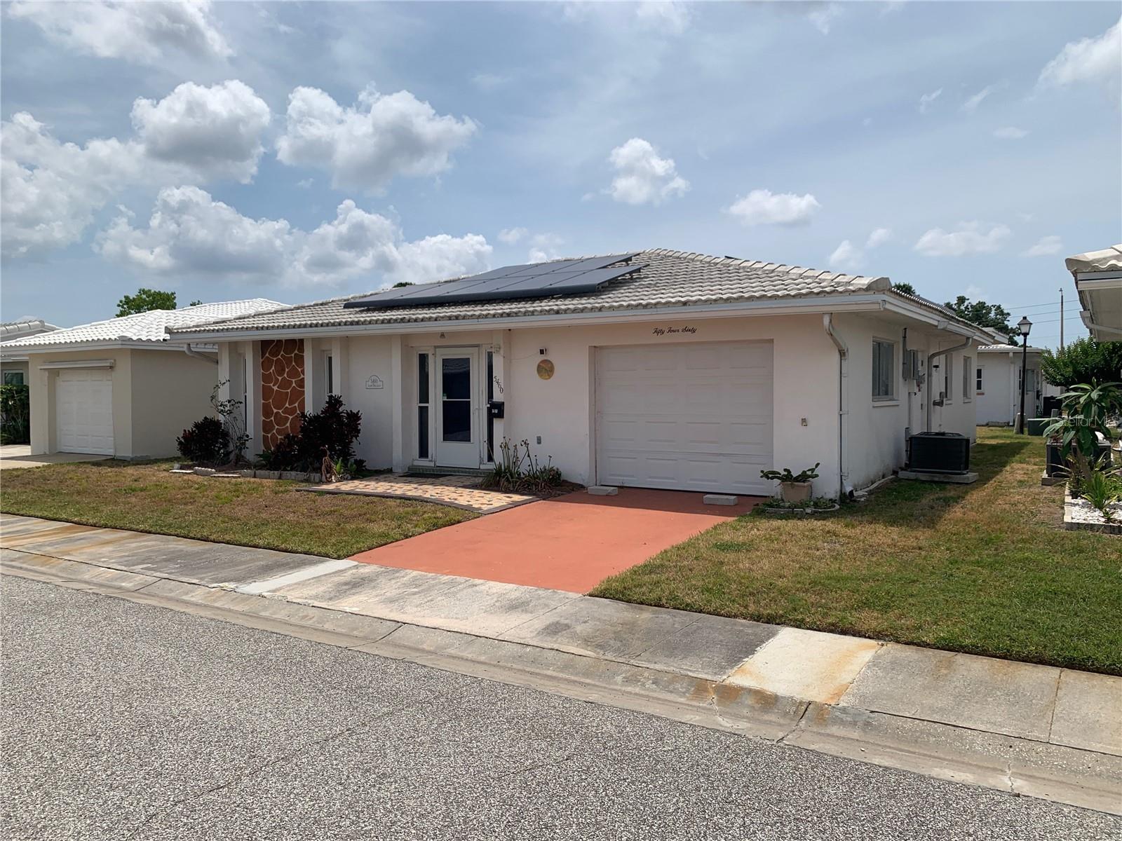 5460 LEMON TREE LANE N