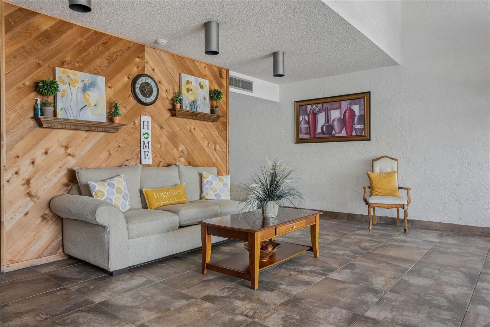 INVERNESS CONDO - Residential