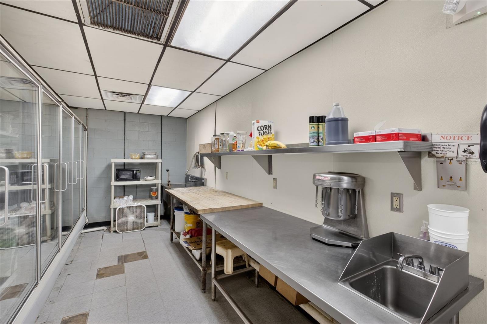 VAN VILLA SUB - Commercial Sale