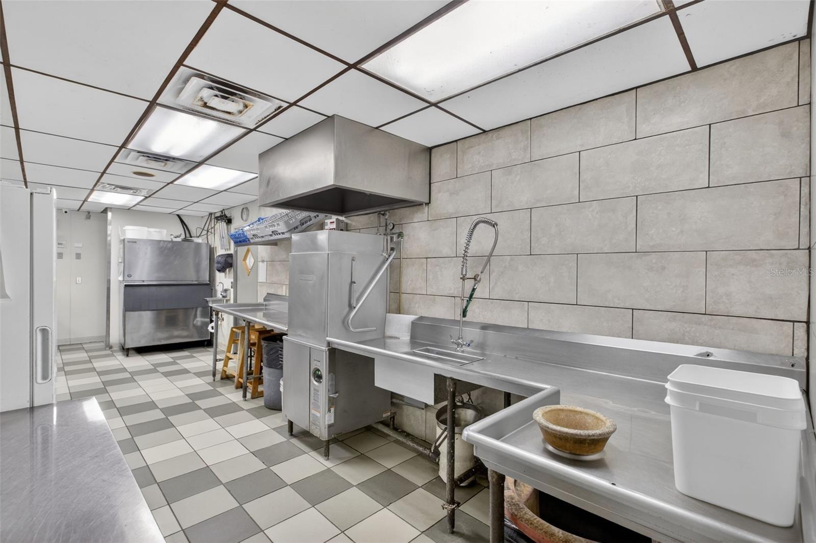 VAN VILLA SUB - Commercial Sale