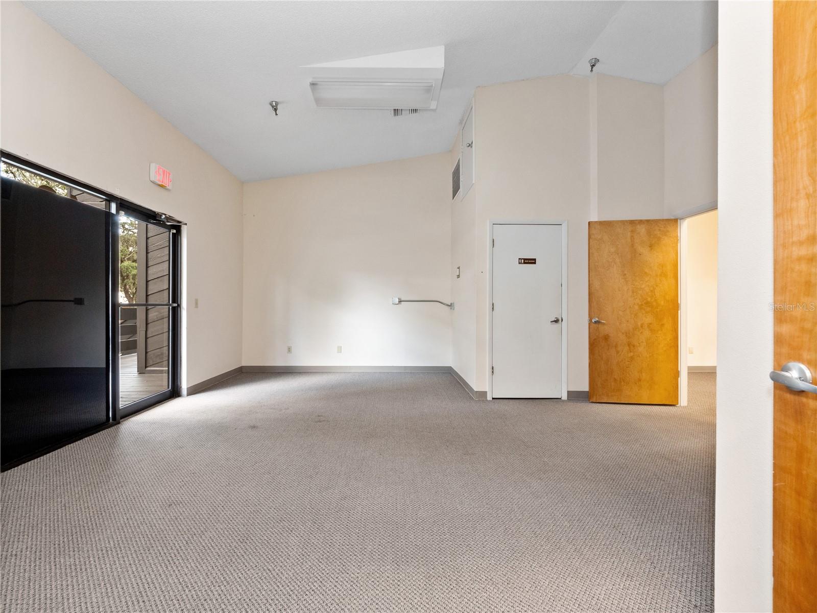 PRESCOTT OFFICE SITE - Commercial Lease