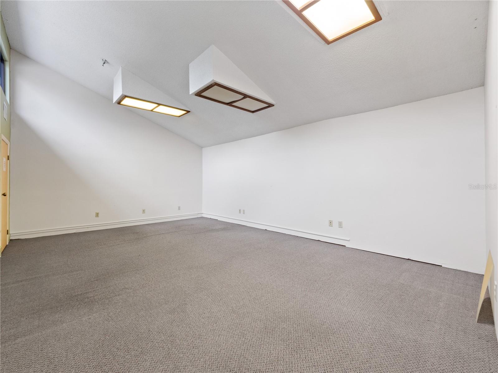 PRESCOTT OFFICE SITE - Commercial Lease