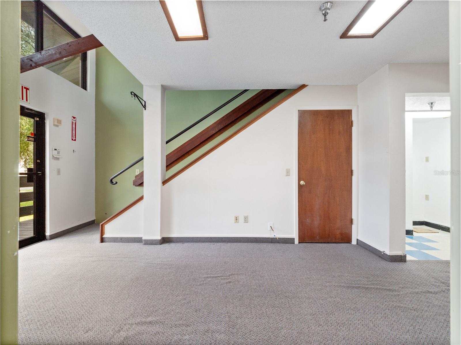 PRESCOTT OFFICE SITE - Commercial Lease