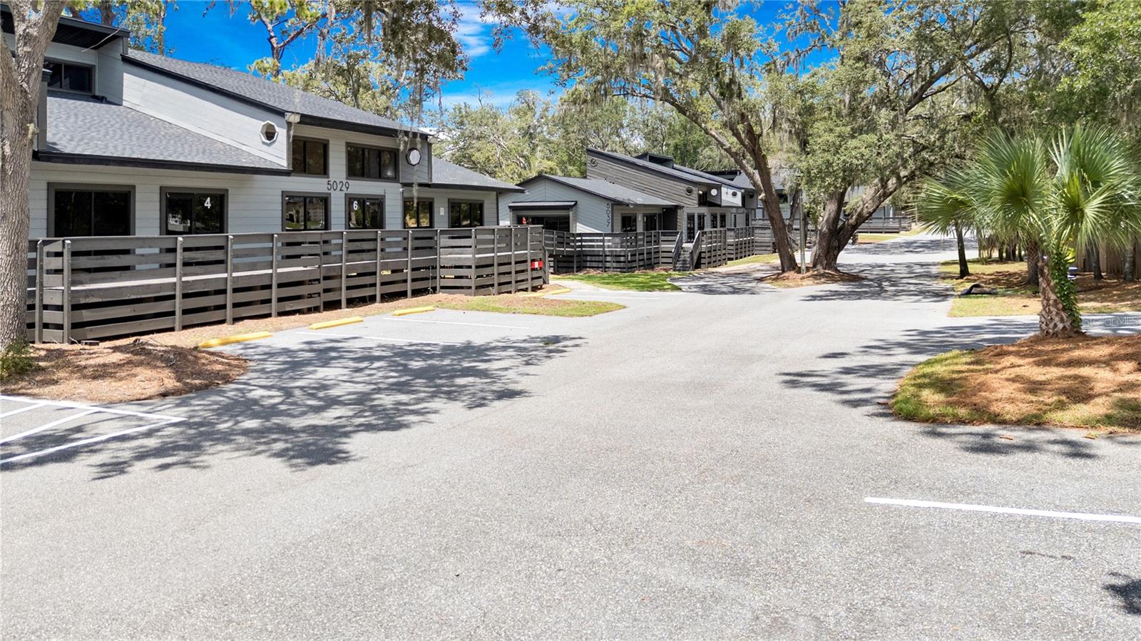 PRESCOTT OFFICE SITE - Commercial Lease