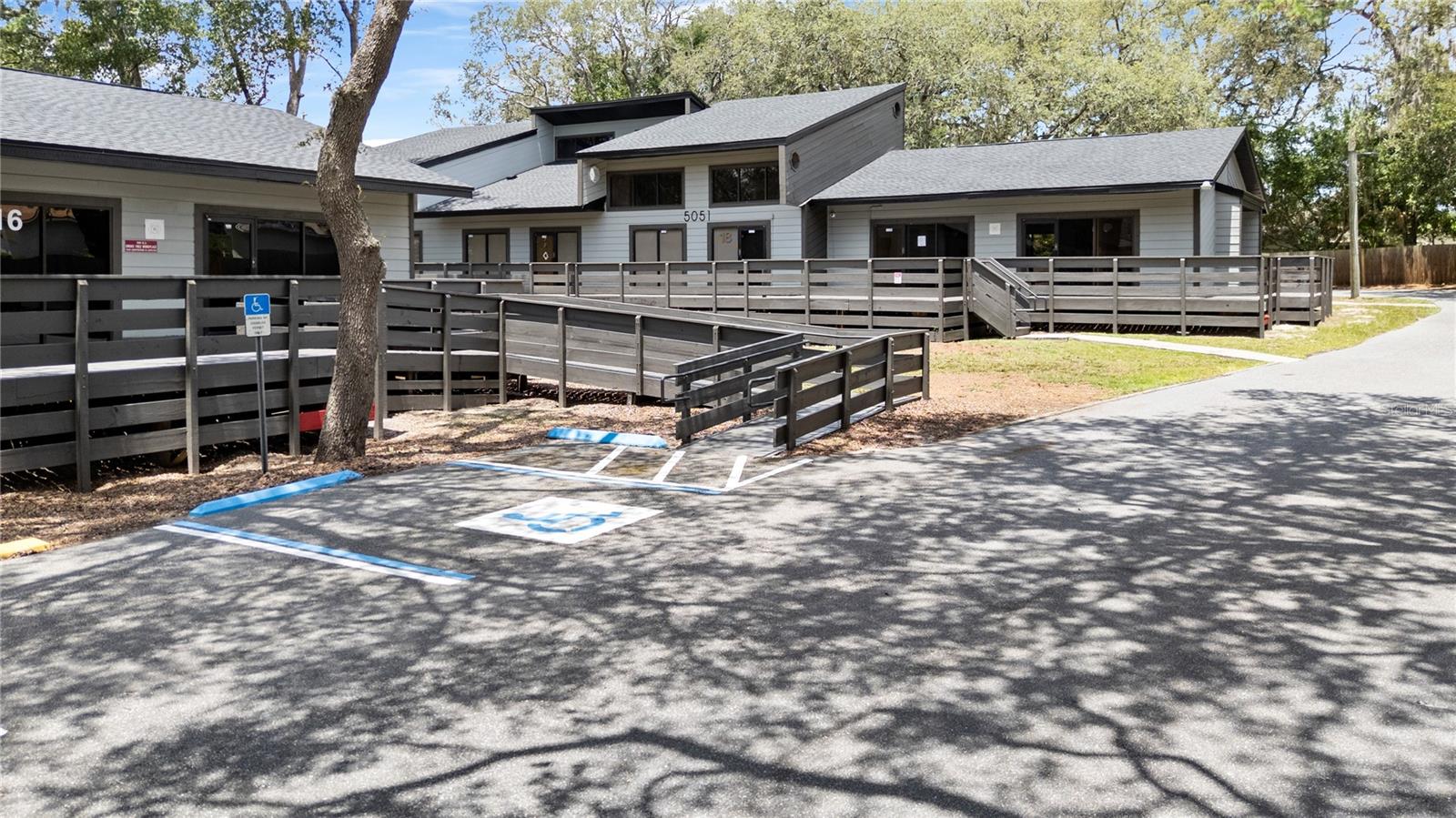 PRESCOTT OFFICE SITE - Commercial Lease