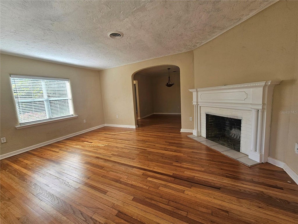 Photo of 2009 E Washington Street, Orlando, FL 32803 (MLS # O6412614)