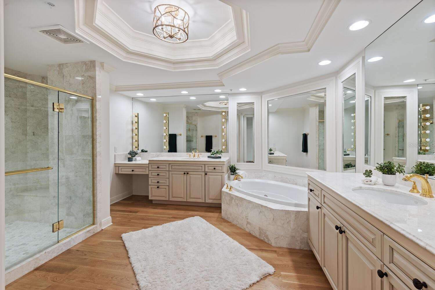 THE TOWER RESIDENCES - Residential