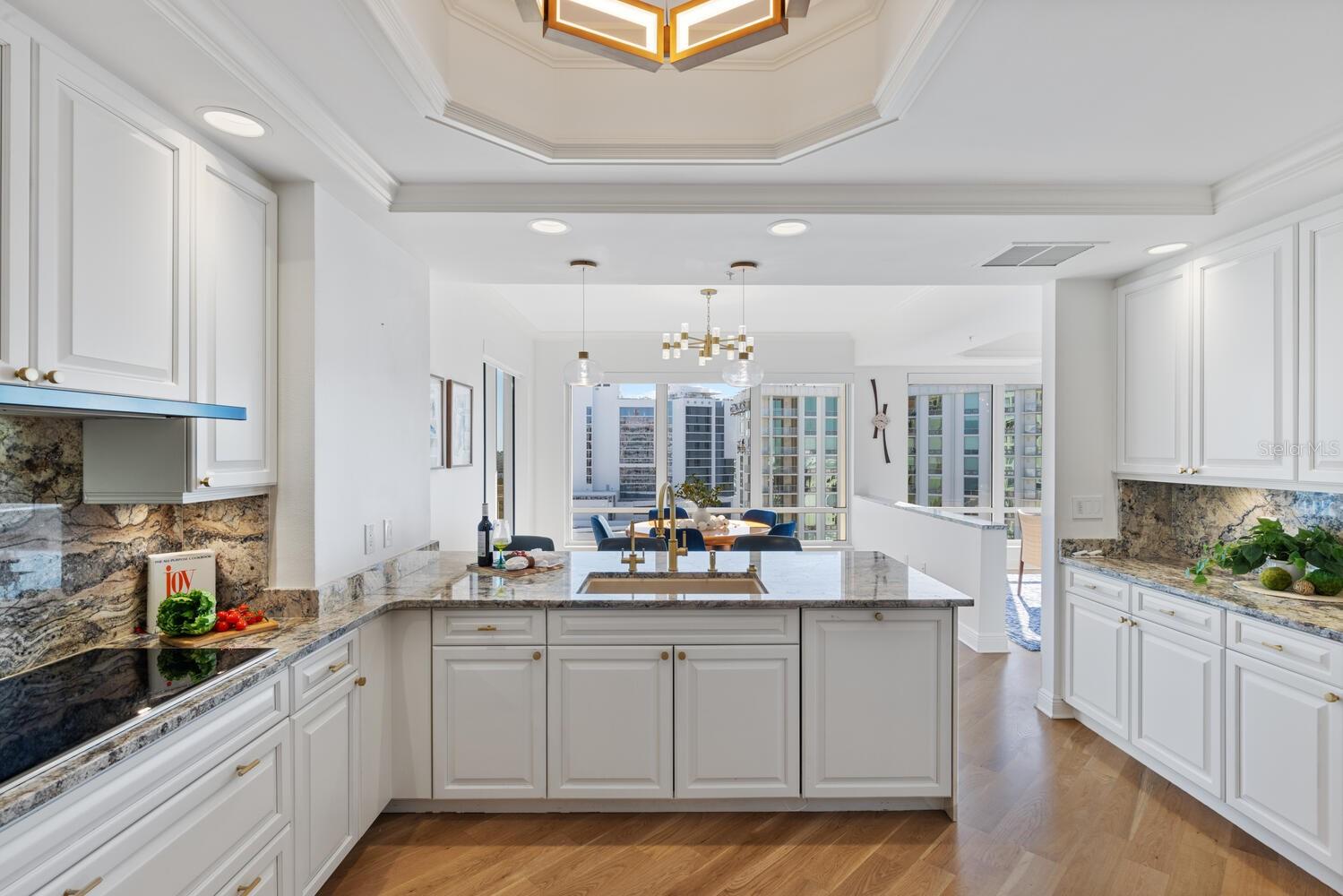 THE TOWER RESIDENCES - Residential