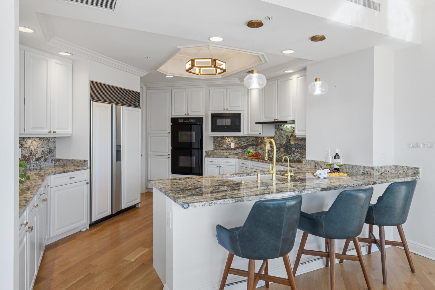 THE TOWER RESIDENCES - Residential