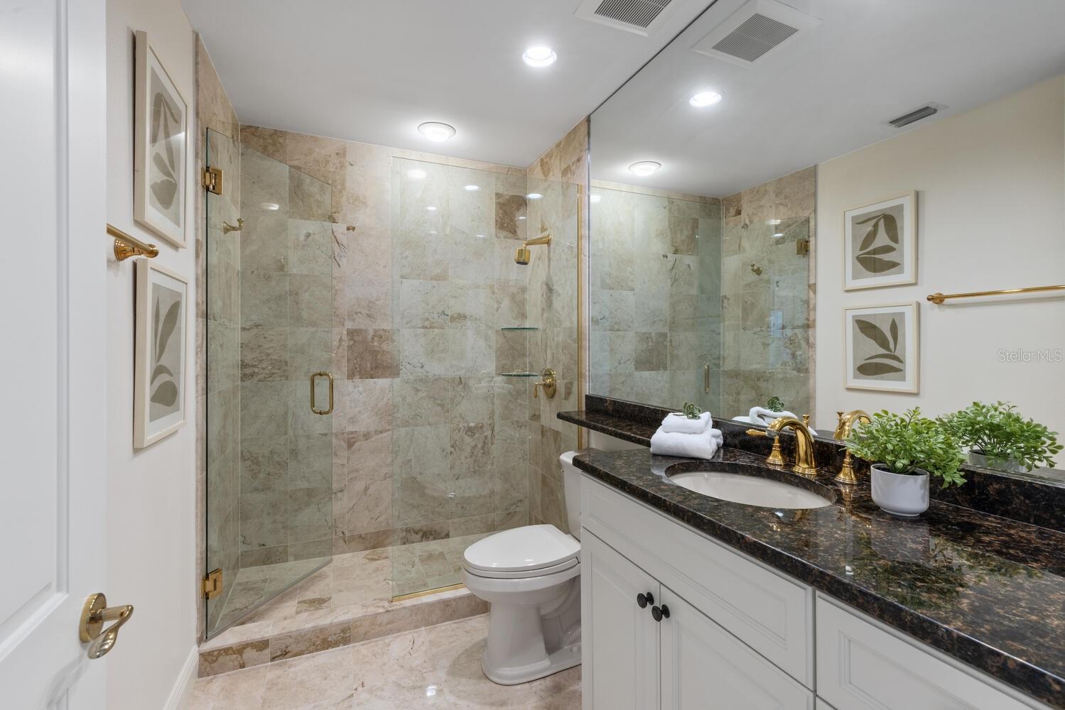 THE TOWER RESIDENCES - Residential